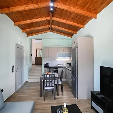 Cosy Halipoma-tilemahos Into Town Close