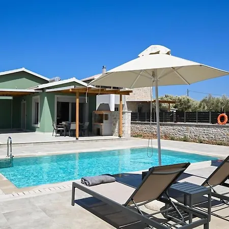 Cosy Halipoma-tilemahos Into Town Close *